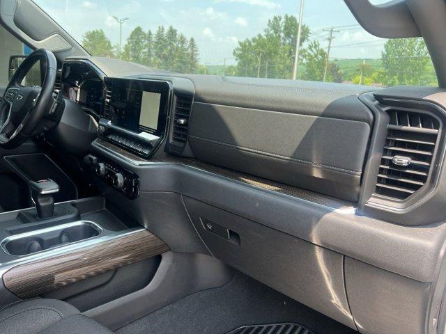 Photo of 2022 Silver Ice Metallic Chevrolet Silverado 1500
