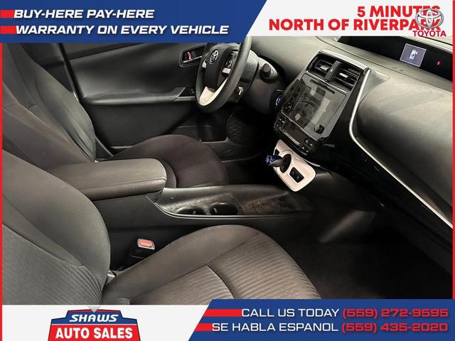 Photo of 2017 White Toyota Prius
