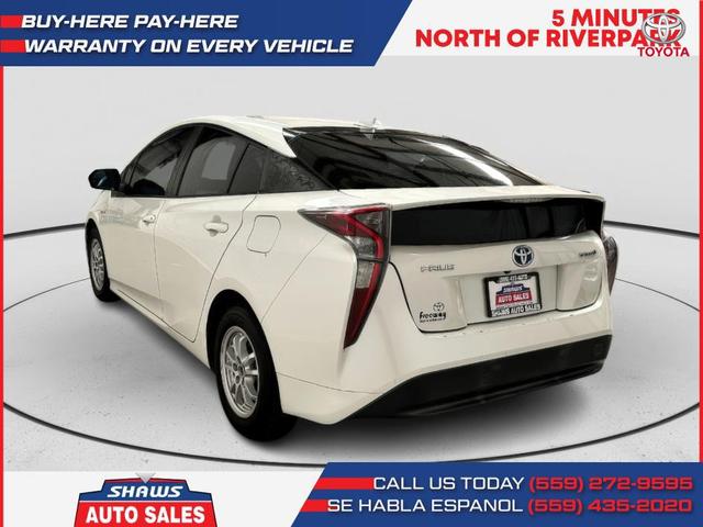 Photo of 2017 White Toyota Prius