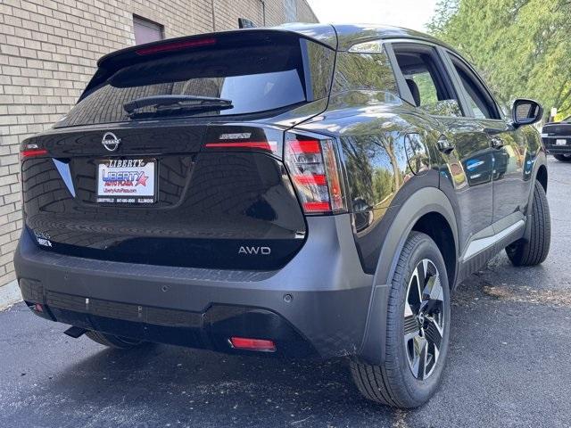 Photo of 2025 Super Black Nissan Kicks