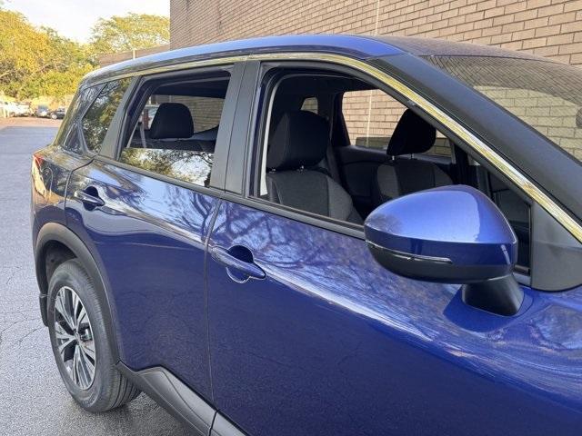 Photo of 2022 Caspian Blue Nissan Rogue