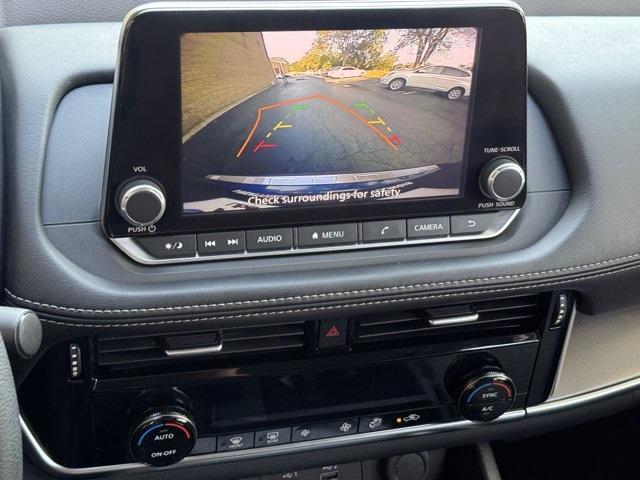 Photo of 2022 Caspian Blue Nissan Rogue