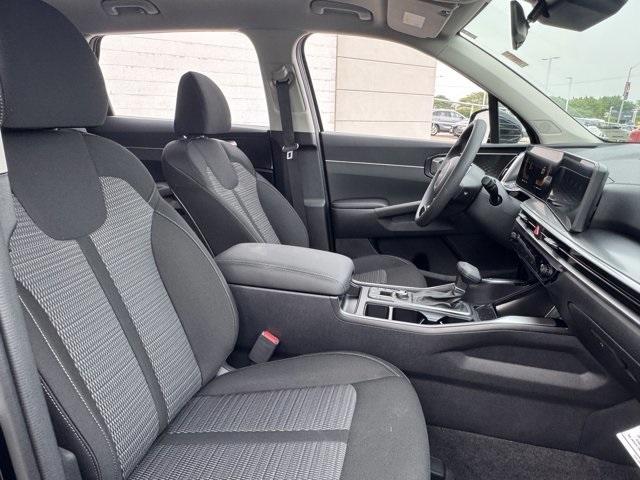 Photo of 2025 Ebony Black Kia Sorento