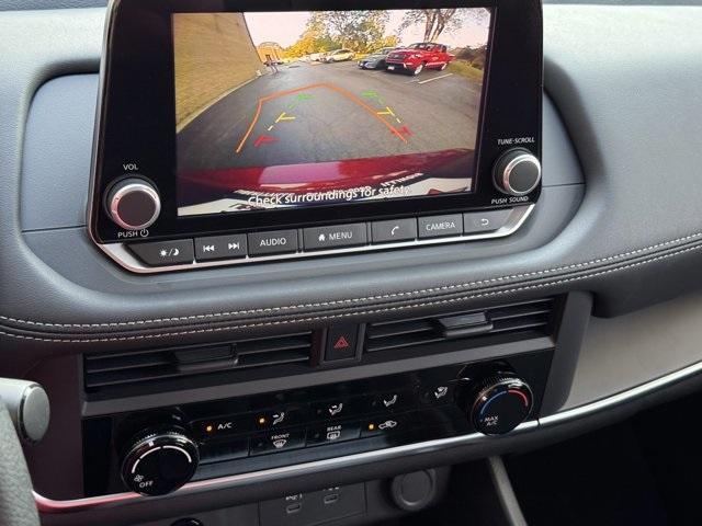 Photo of 2025 Scarlet Ember Nissan Rogue