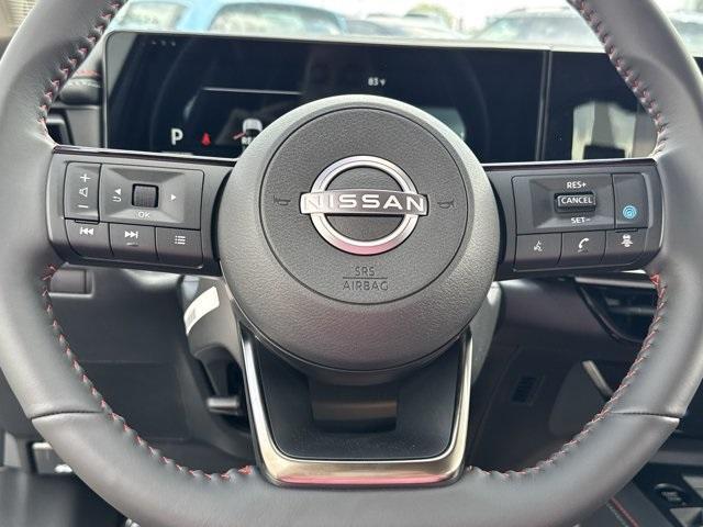 Photo of 2025 Super Black Nissan Kicks