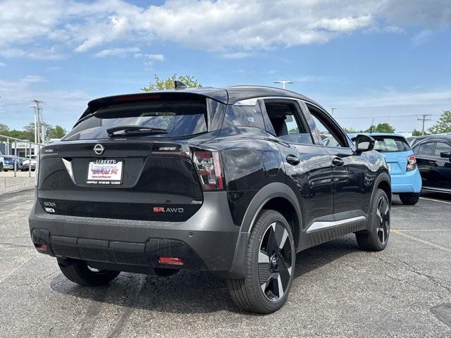 Photo of 2025 Super Black Nissan Kicks