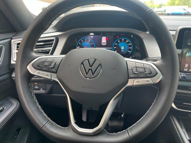 Photo of 2025 Pure White Volkswagen Atlas Cross Sport