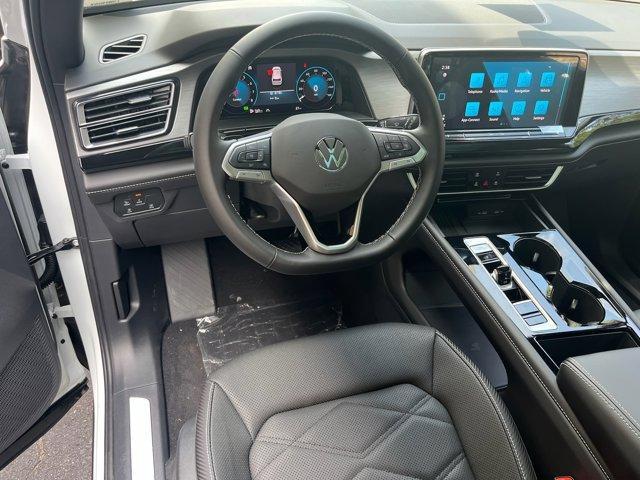Photo of 2025 Pure White Volkswagen Atlas Cross Sport