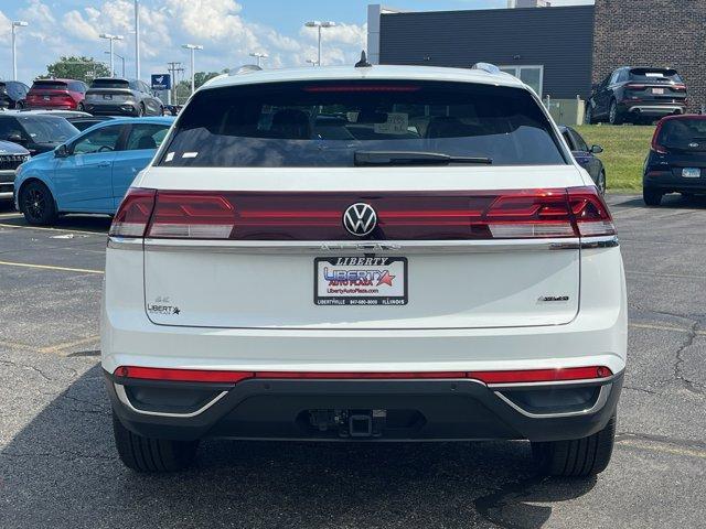 Photo of 2025 Pure White Volkswagen Atlas Cross Sport