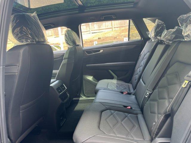 Photo of 2025 Pure White Volkswagen Atlas Cross Sport