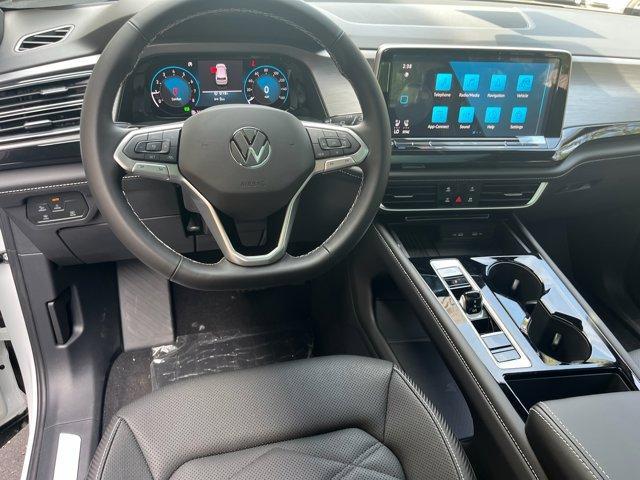 Photo of 2025 Pure White Volkswagen Atlas Cross Sport
