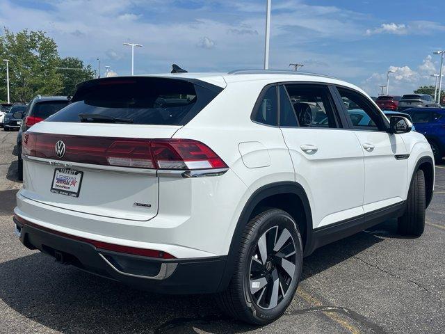 Photo of 2025 Pure White Volkswagen Atlas Cross Sport