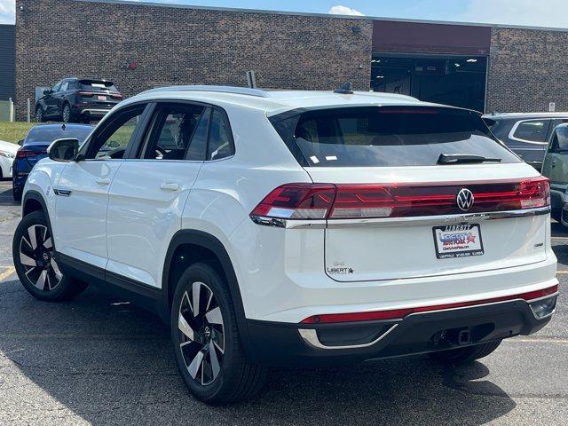 Photo of 2025 Pure White Volkswagen Atlas Cross Sport