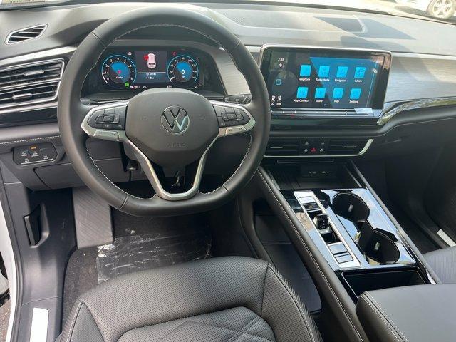 Photo of 2025 Pure White Volkswagen Atlas Cross Sport