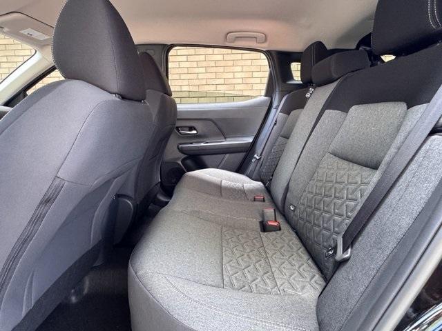Photo of 2025 Super Black Nissan Kicks