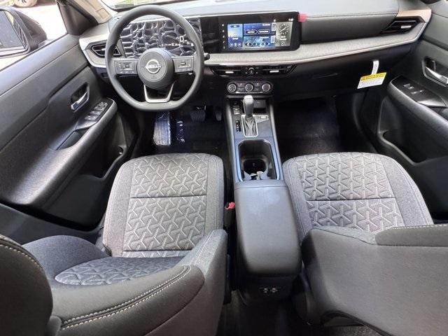 Photo of 2025 Super Black Nissan Kicks