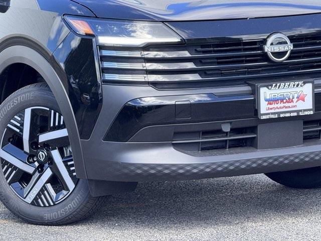 Photo of 2025 Super Black Nissan Kicks