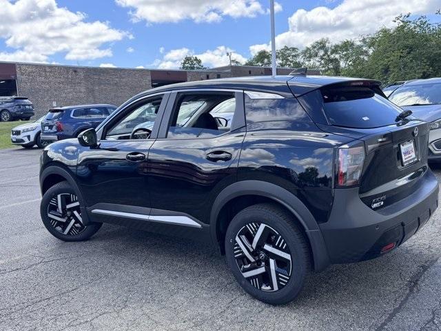 Photo of 2025 Super Black Nissan Kicks