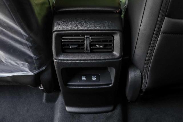 Photo of 2026 Platinum White Pearl Honda CR-V Hybrid