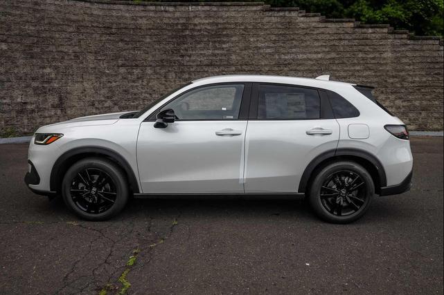 Photo of 2026 Platinum White Pearl Honda HR-V