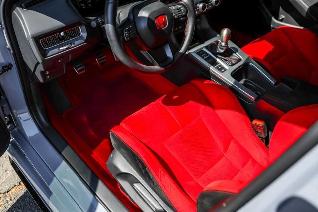 Photo of 2024 Sonic Gray Pearl Honda Civic Type R