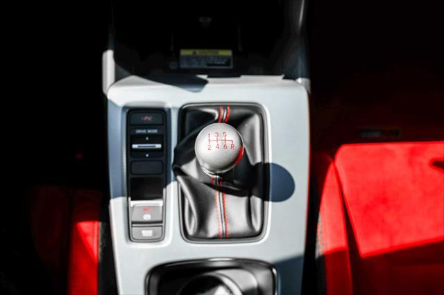 Photo of 2024 Sonic Gray Pearl Honda Civic Type R