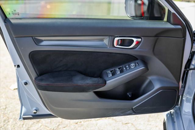 Photo of 2024 Sonic Gray Pearl Honda Civic Type R