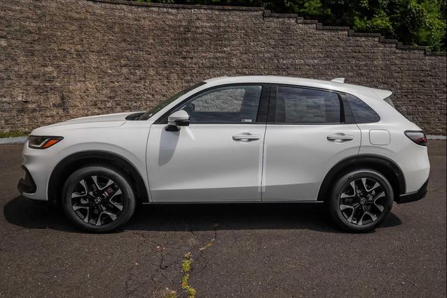 Photo of 2026 Platinum White Pearl Honda HR-V