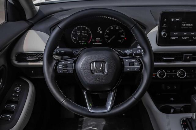Photo of 2026 Platinum White Pearl Honda HR-V