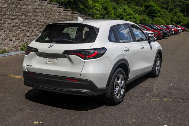 Photo of 2023 Platinum White Pearl Honda HR-V