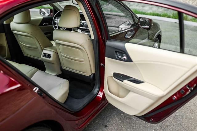 Photo of 2013 Basque Red Pearl II Honda Accord