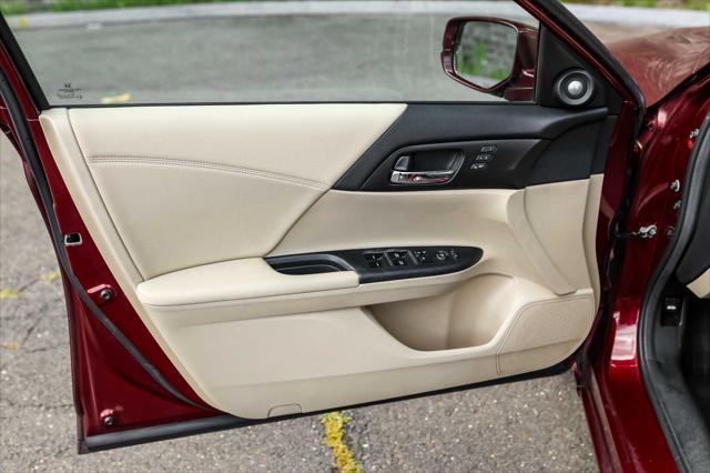Photo of 2013 Basque Red Pearl II Honda Accord