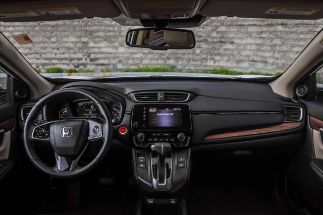 Photo of 2022 Platinum White Pearl Honda CR-V