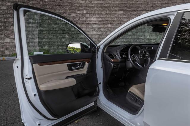 Photo of 2022 Platinum White Pearl Honda CR-V