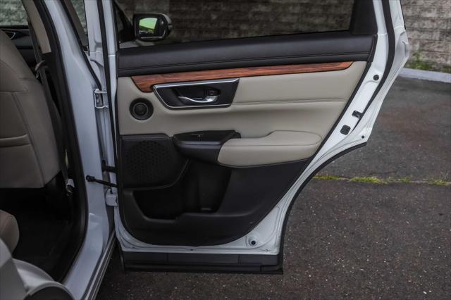 Photo of 2022 Platinum White Pearl Honda CR-V