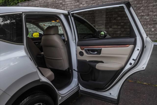 Photo of 2022 Platinum White Pearl Honda CR-V