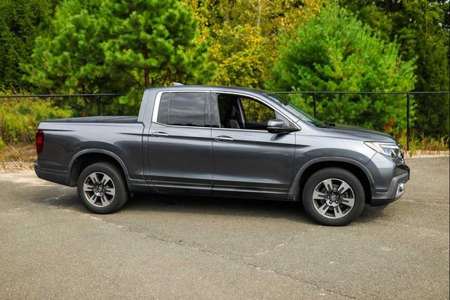 Photo of 2017 Modern Steel Metallic Honda Ridgeline