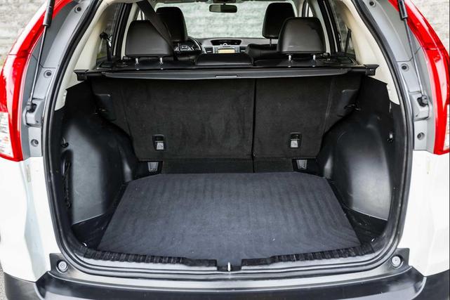 Photo of 2014 White Diamond Pearl Honda CR-V