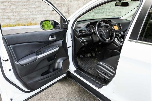 Photo of 2014 White Diamond Pearl Honda CR-V