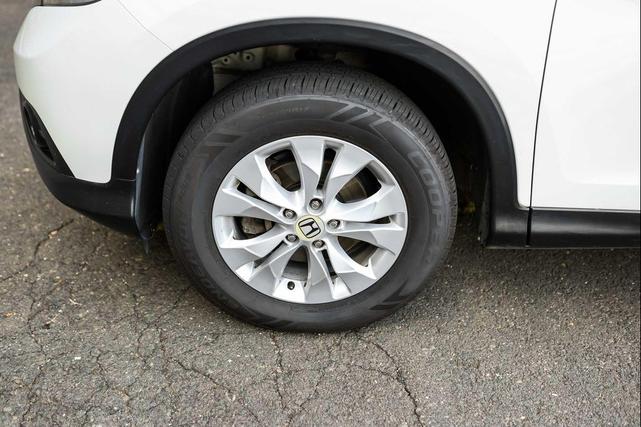 Photo of 2014 White Diamond Pearl Honda CR-V
