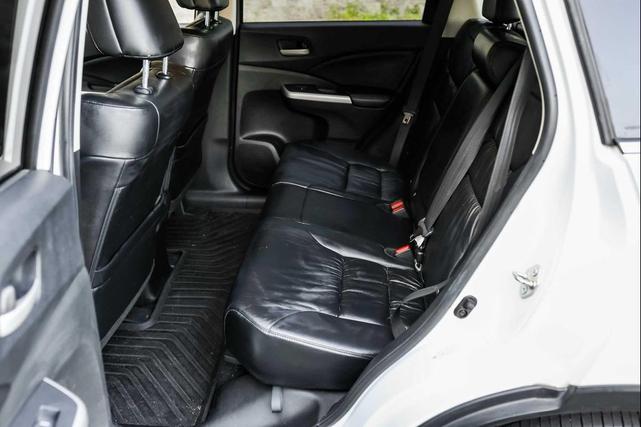 Photo of 2014 White Diamond Pearl Honda CR-V