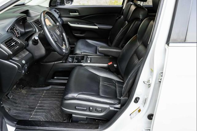 Photo of 2014 White Diamond Pearl Honda CR-V