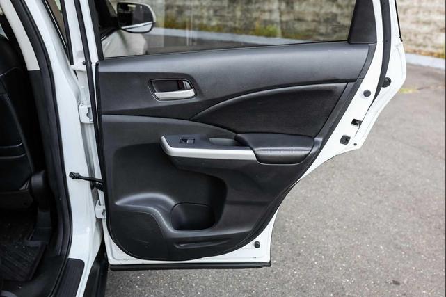 Photo of 2014 White Diamond Pearl Honda CR-V