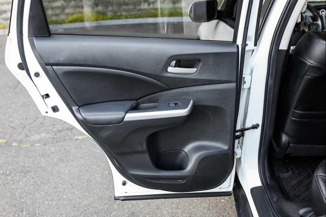 Photo of 2014 White Diamond Pearl Honda CR-V