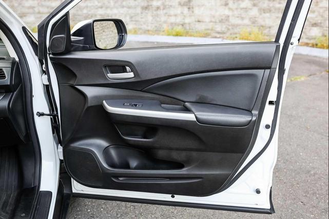 Photo of 2014 White Diamond Pearl Honda CR-V