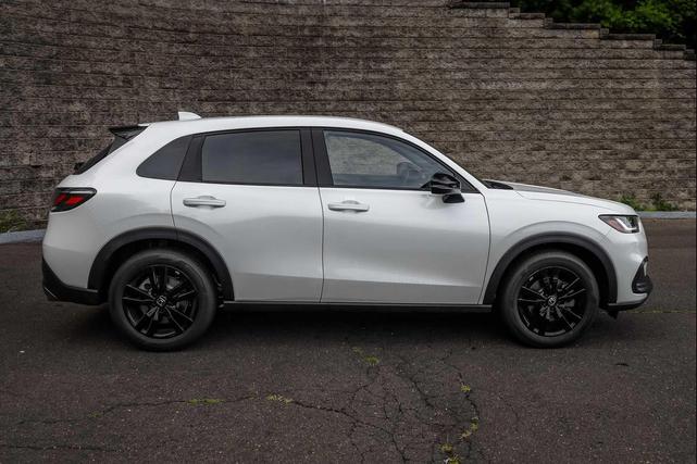 Photo of 2026 Platinum White Pearl Honda HR-V