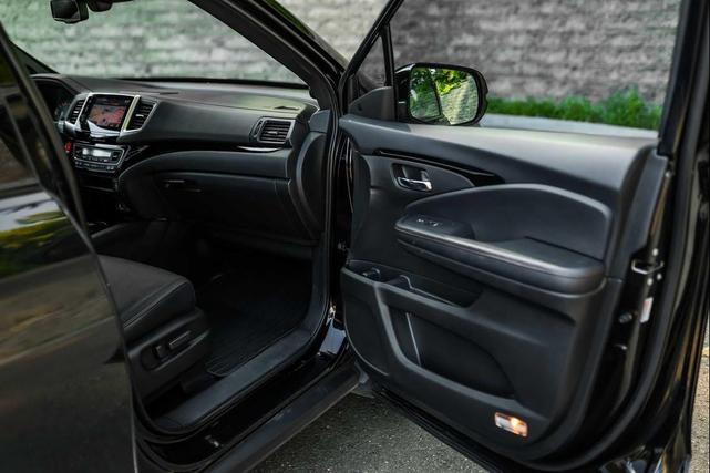 Photo of 2019 Crystal Black Pearl Honda Ridgeline