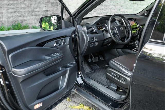 Photo of 2019 Crystal Black Pearl Honda Ridgeline