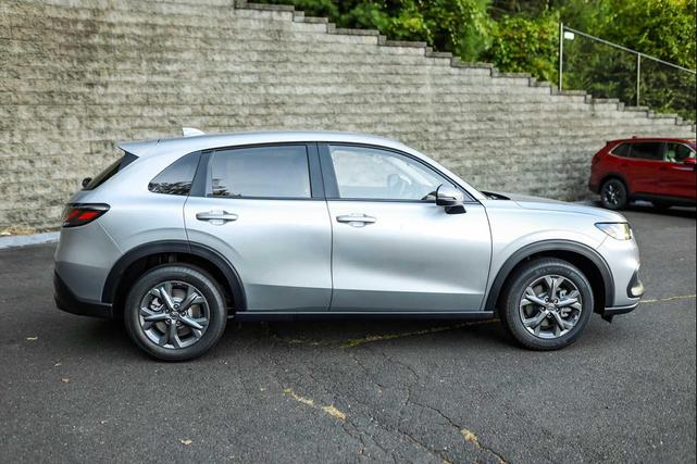 Photo of 2026 Solar Silver Honda HR-V