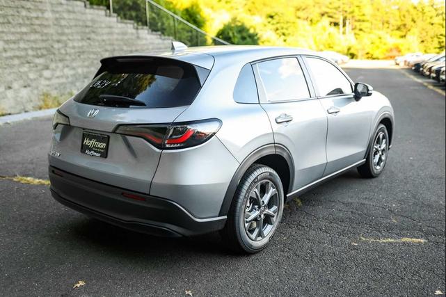 Photo of 2026 Solar Silver Honda HR-V